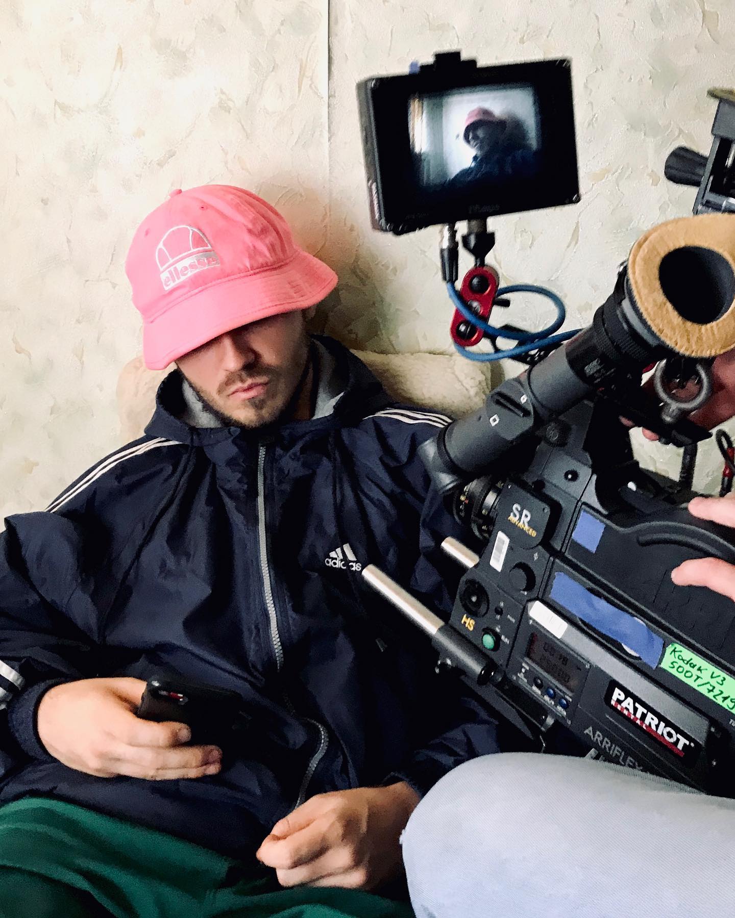 Розовая панамка KALUSH: как она появилась и сколько сейчас стоит тренд сезона